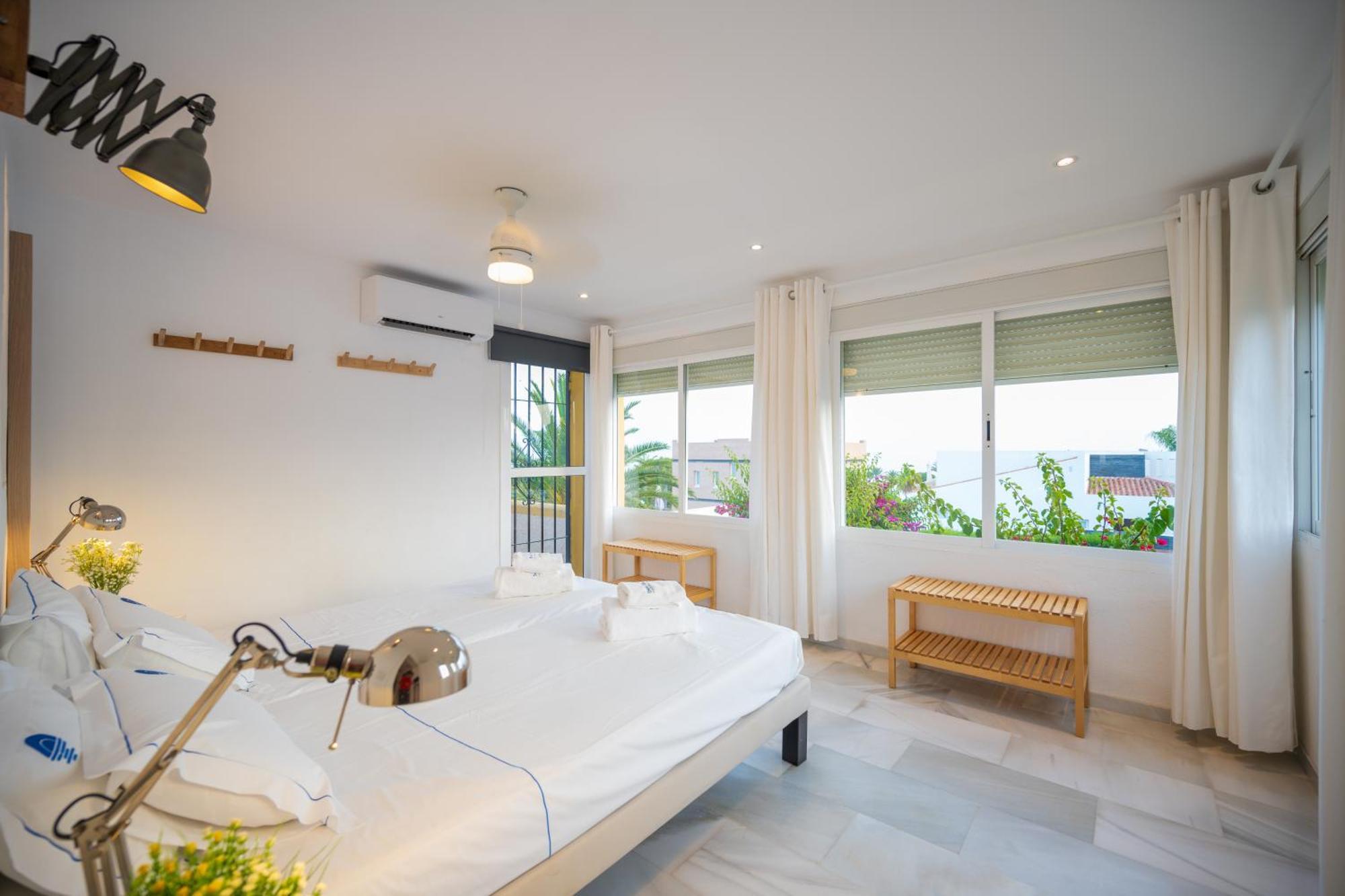 Typical Beach House Las Chapas Playa With Heated Pool Марбеля Екстериор снимка