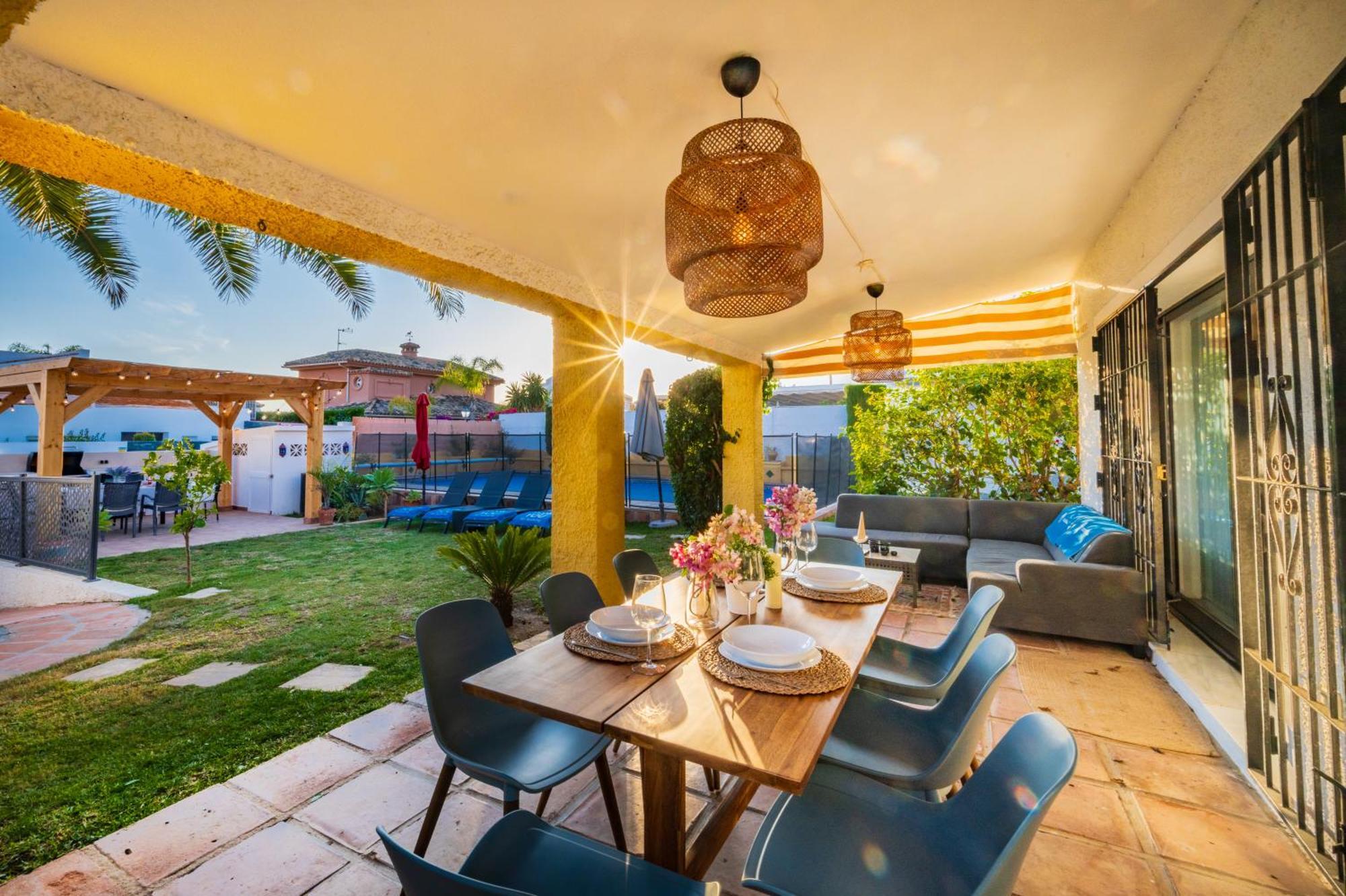 Typical Beach House Las Chapas Playa With Heated Pool Марбеля Екстериор снимка