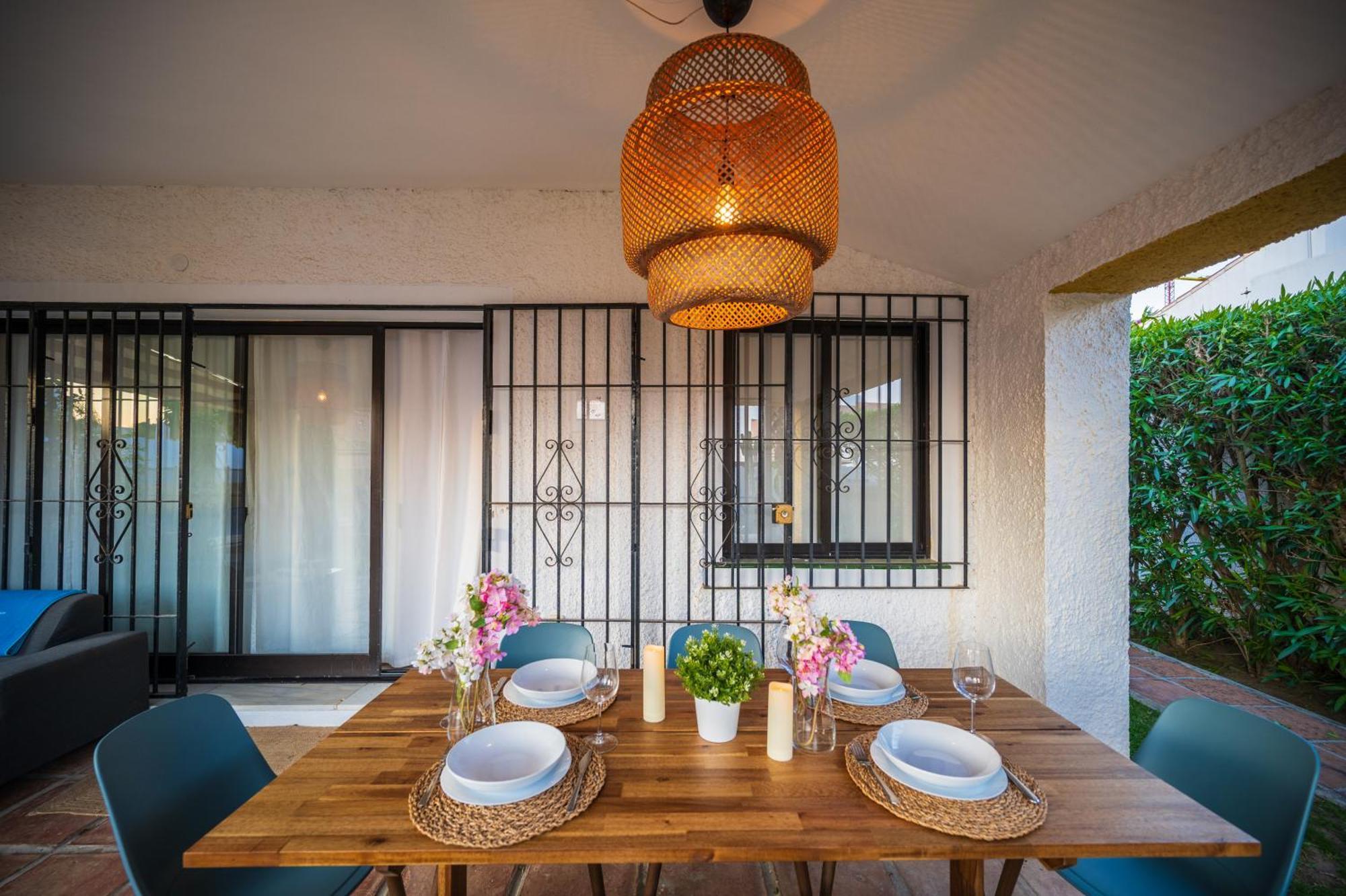 Typical Beach House Las Chapas Playa With Heated Pool Марбеля Екстериор снимка