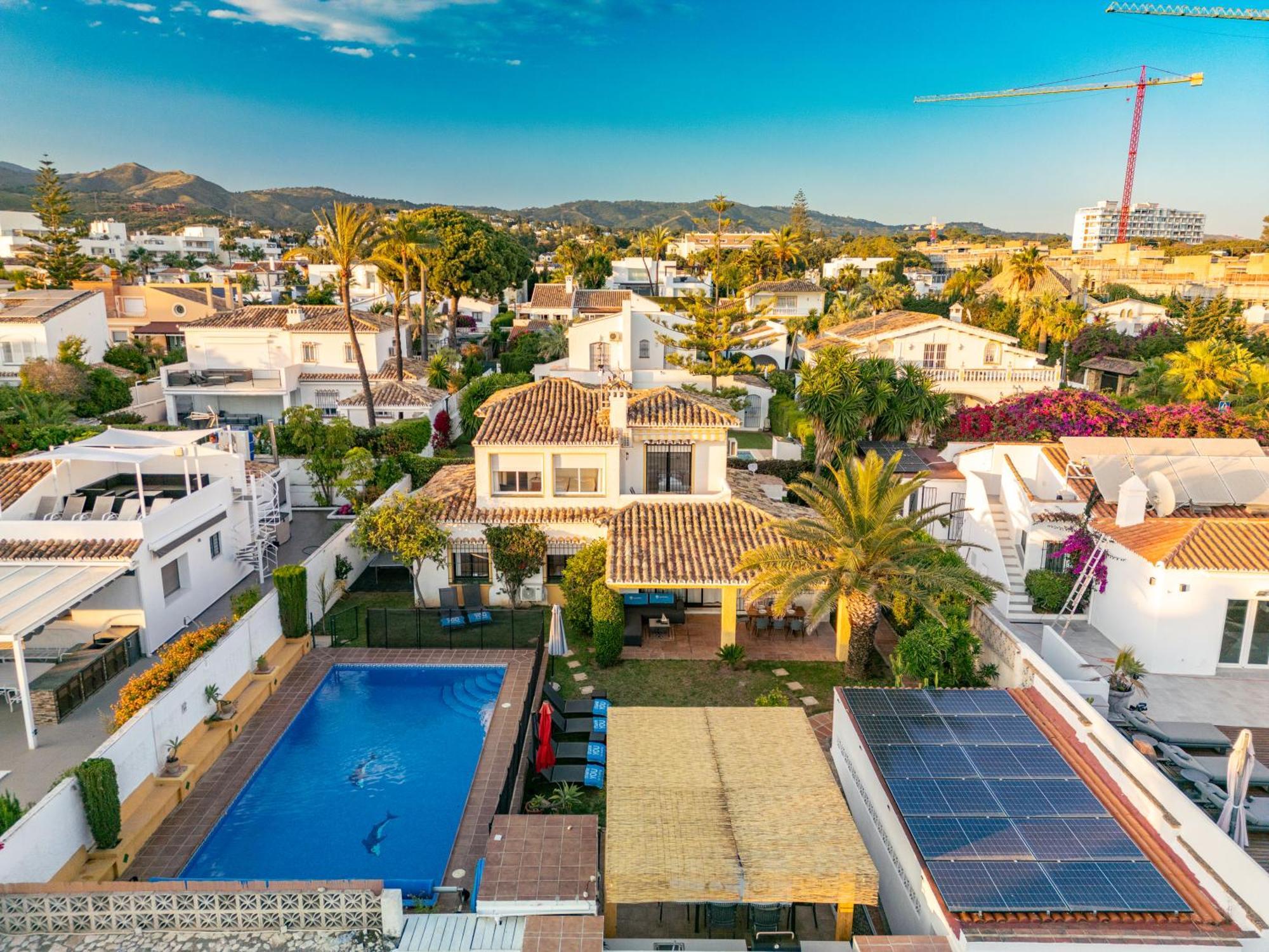 Typical Beach House Las Chapas Playa With Heated Pool Марбеля Екстериор снимка