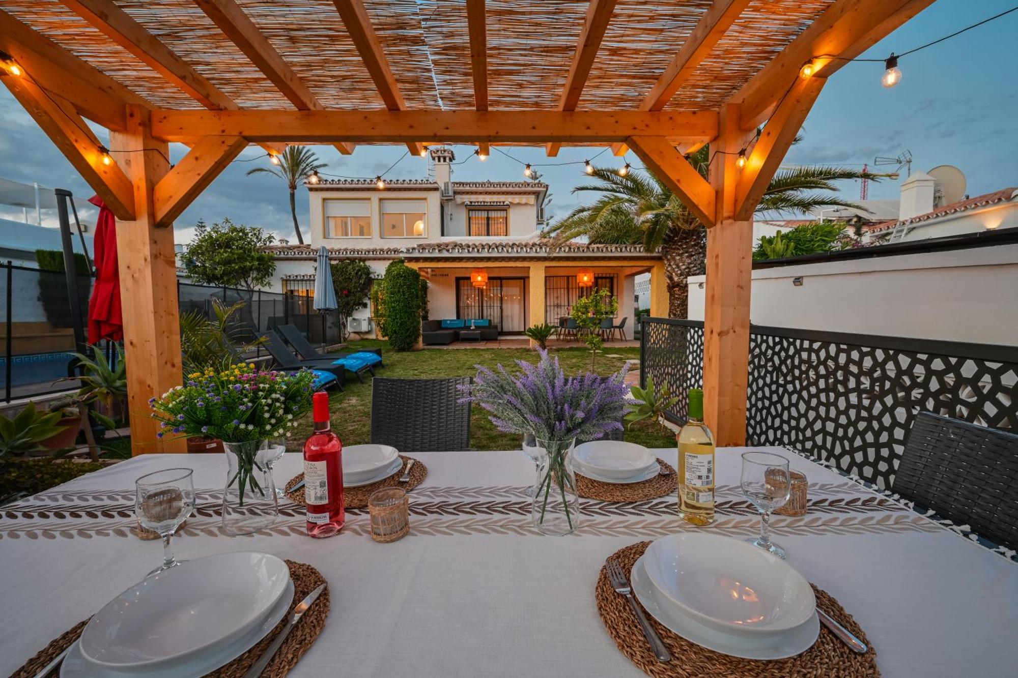 Typical Beach House Las Chapas Playa With Heated Pool Марбеля Екстериор снимка