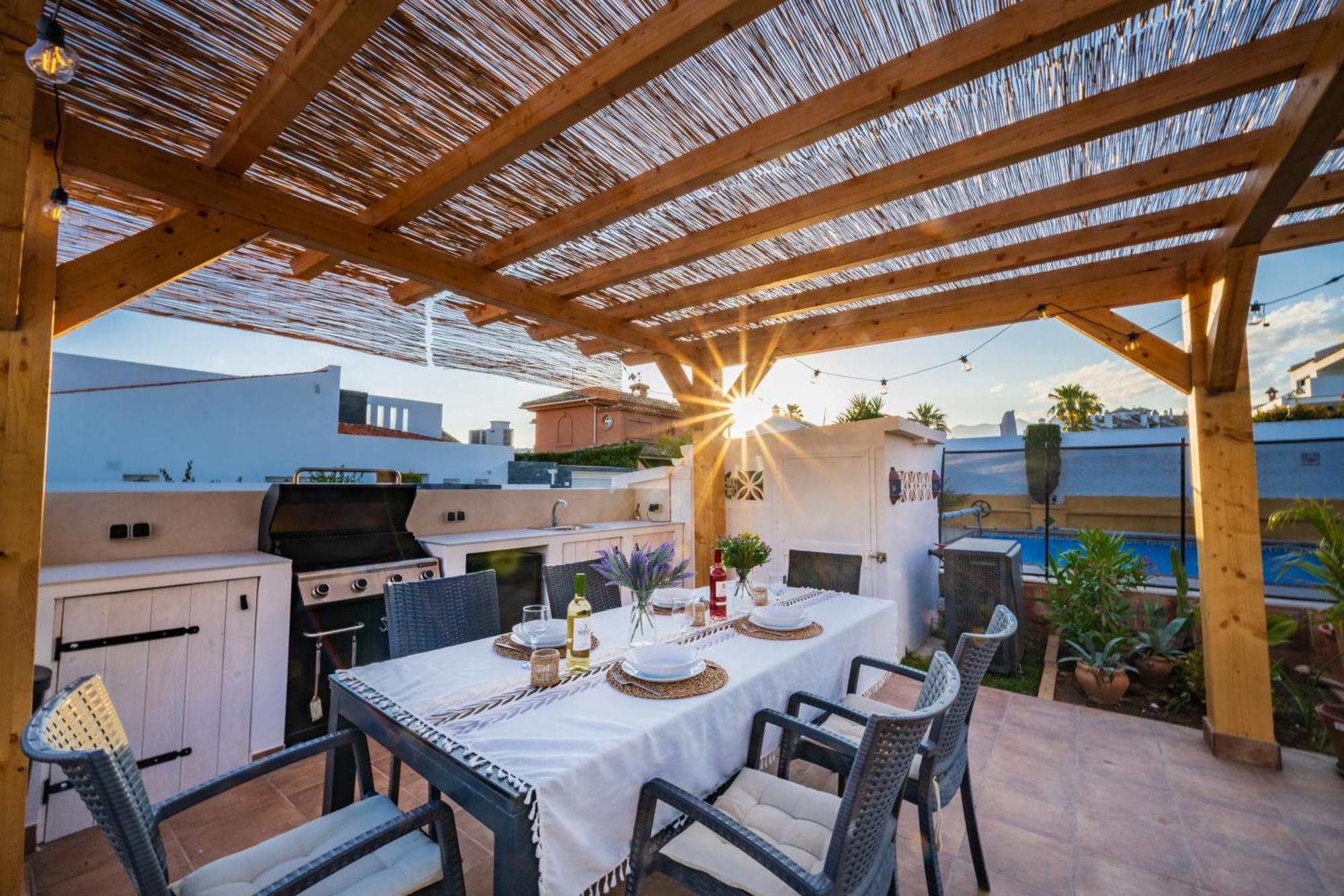 Typical Beach House Las Chapas Playa With Heated Pool Марбеля Екстериор снимка