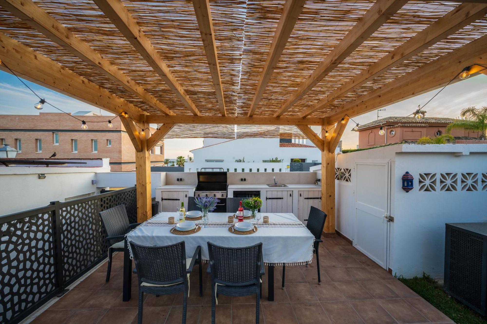Typical Beach House Las Chapas Playa With Heated Pool Марбеля Екстериор снимка